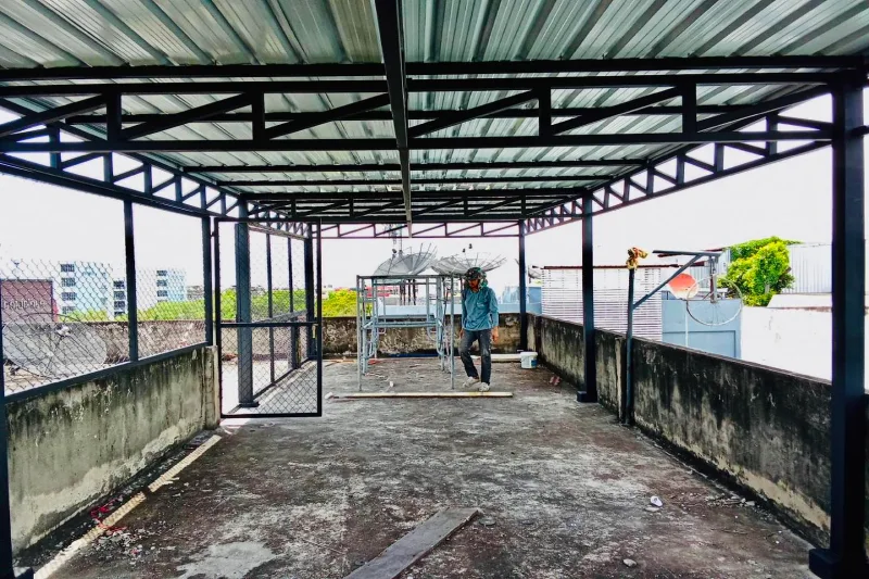 หลังคาเหล็กเคลือบกันสนิมกับแบบธรรมดา แตกต่างกันอย่างไร